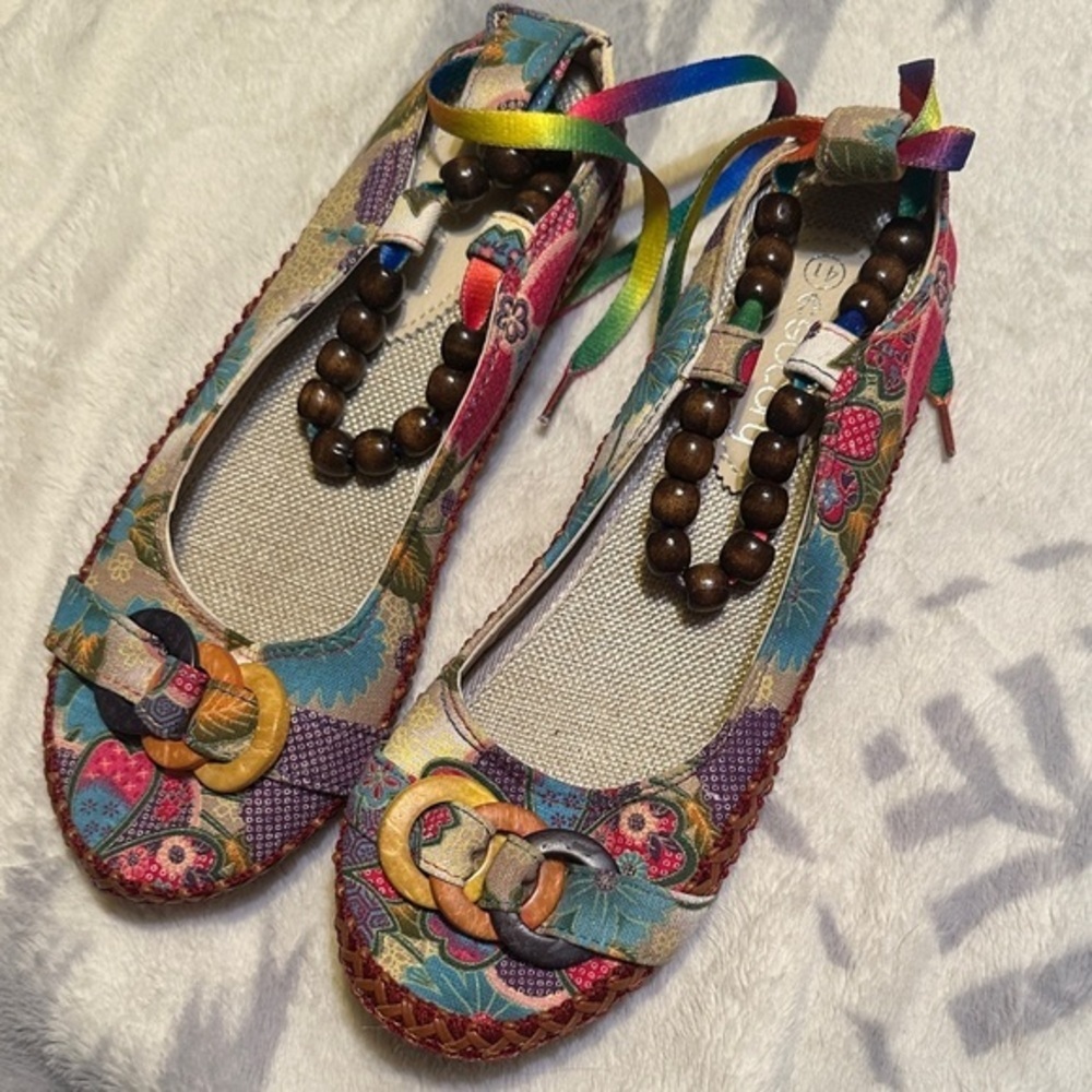 Multicolor Patterned Flats with Bow ankle Accent size 41 us size 8